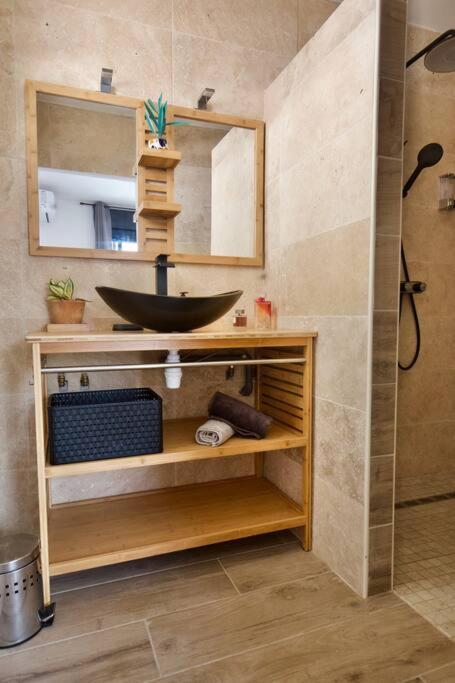 Saint-Benoît Villa Du Beau Vallon 2 Jacuzzi Privatif Et Piscine Chauffee Partagee מראה חיצוני תמונה