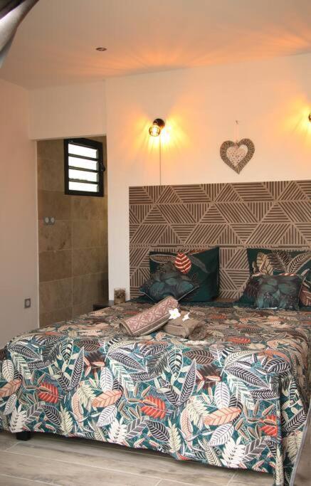 Saint-Benoît Villa Du Beau Vallon 2 Jacuzzi Privatif Et Piscine Chauffee Partagee מראה חיצוני תמונה