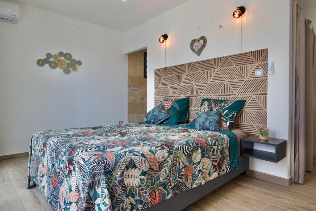 Saint-Benoît Villa Du Beau Vallon 2 Jacuzzi Privatif Et Piscine Chauffee Partagee מראה חיצוני תמונה