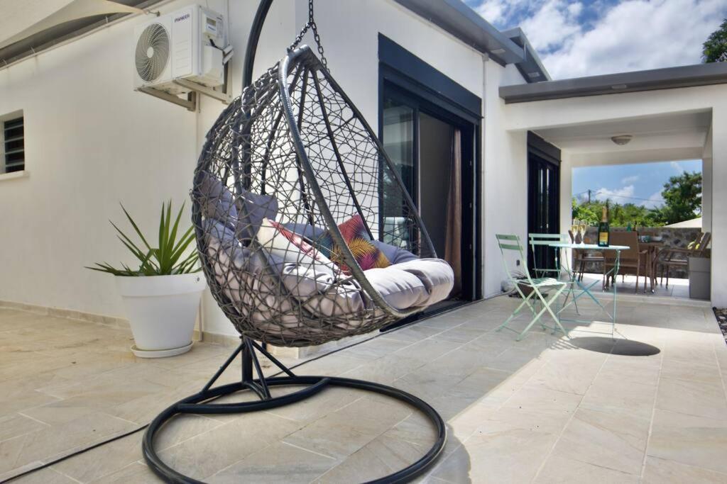 Saint-Benoît Villa Du Beau Vallon 2 Jacuzzi Privatif Et Piscine Chauffee Partagee מראה חיצוני תמונה