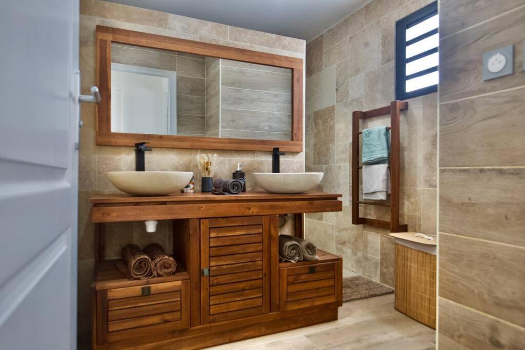 Saint-Benoît Villa Du Beau Vallon 2 Jacuzzi Privatif Et Piscine Chauffee Partagee מראה חיצוני תמונה