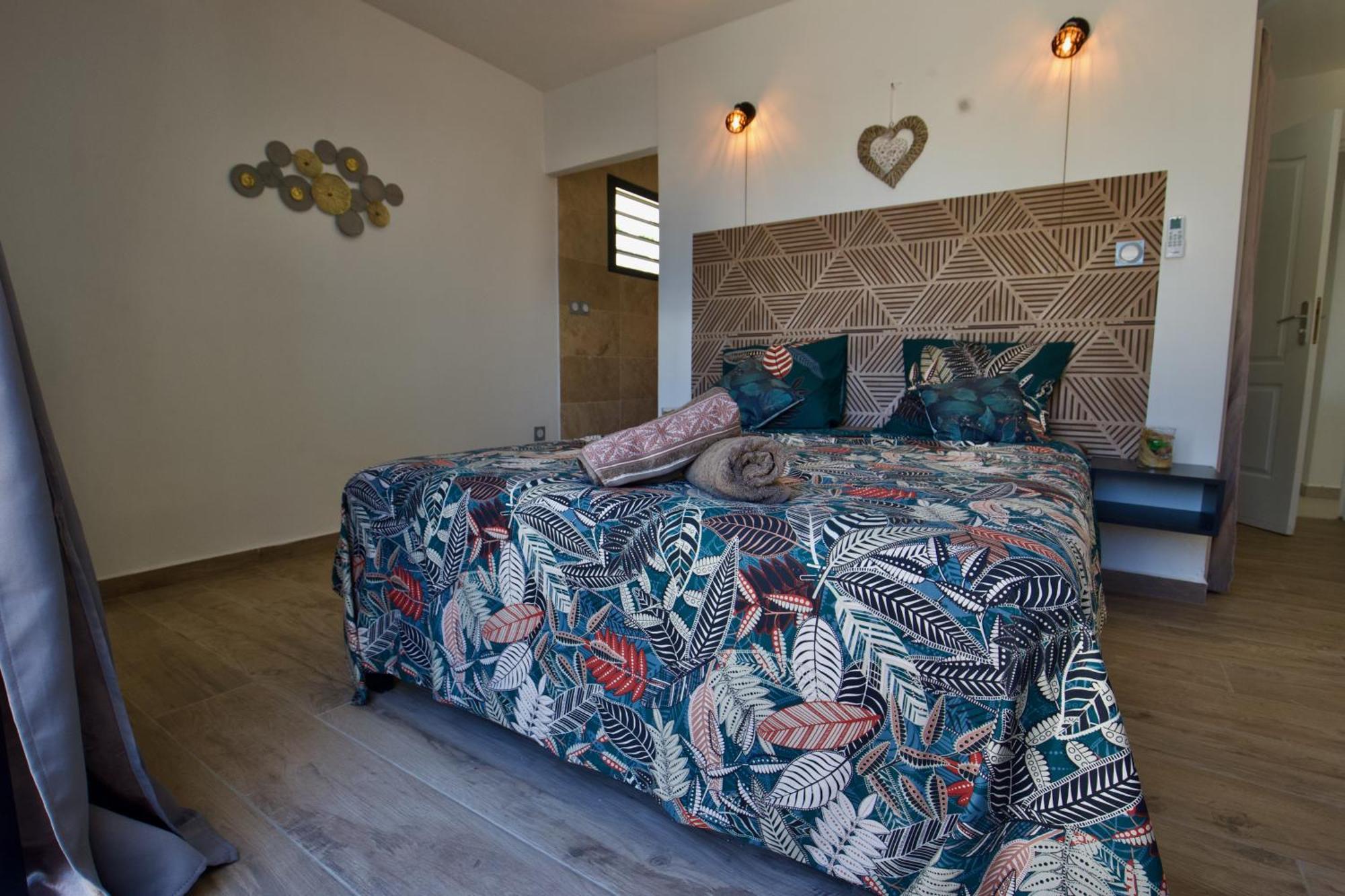 Saint-Benoît Villa Du Beau Vallon 2 Jacuzzi Privatif Et Piscine Chauffee Partagee מראה חיצוני תמונה